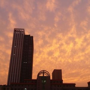 三级日本亚洲色图自拍偷拍一区二区
